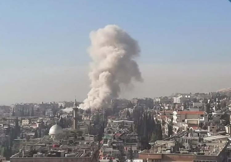 Israel bombardeia Beirute e diz que matou comandante do Hezbollah