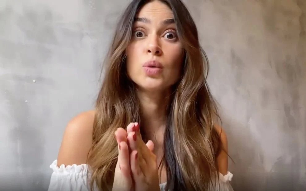  Thaila Ayala se revolta com ‘fiscais de maternidade’: 'Pelo amor de Deus!'; vídeo 