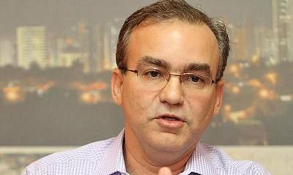 Ex-prefeito de Teresina morre ao cair de prédio do TCU