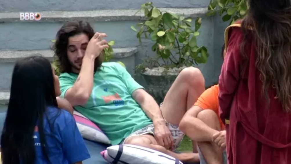 Fiuk chora e lamenta: ‘acabou tudo com a covid, tive que vender o carro’ 