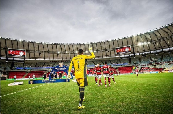 Flamengo vence de 1 a 0 Palmeiras na estreia do Brasileiro