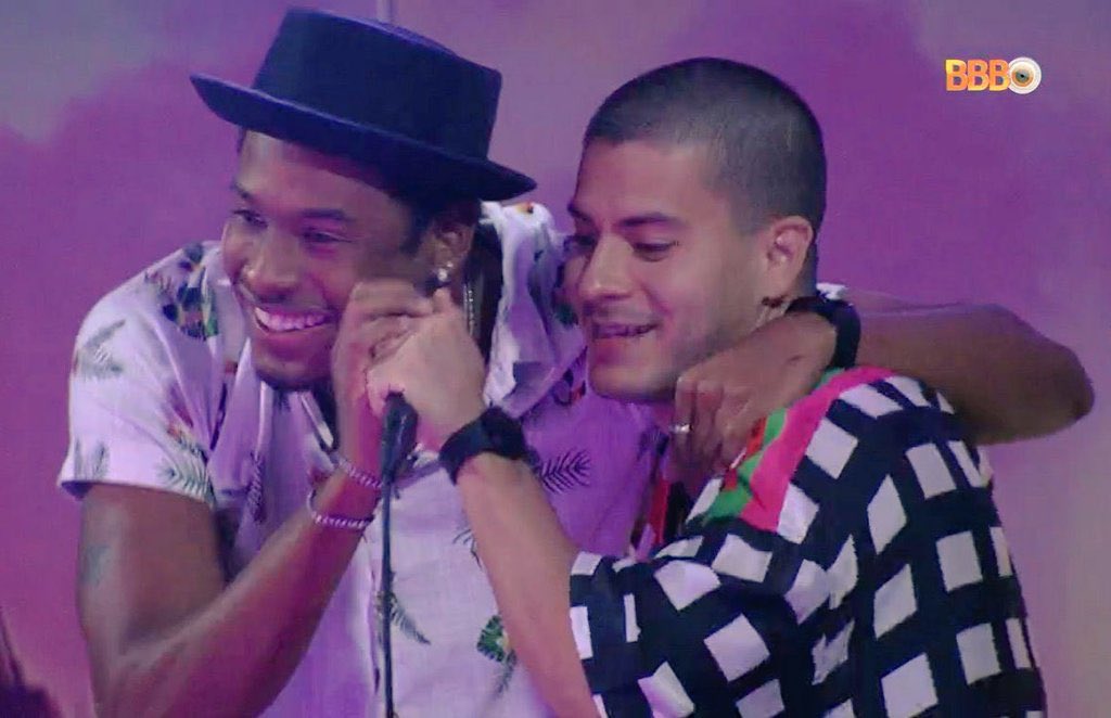 Arthur e PA fazendo dueto em festa do líder no BBB22; vídeo