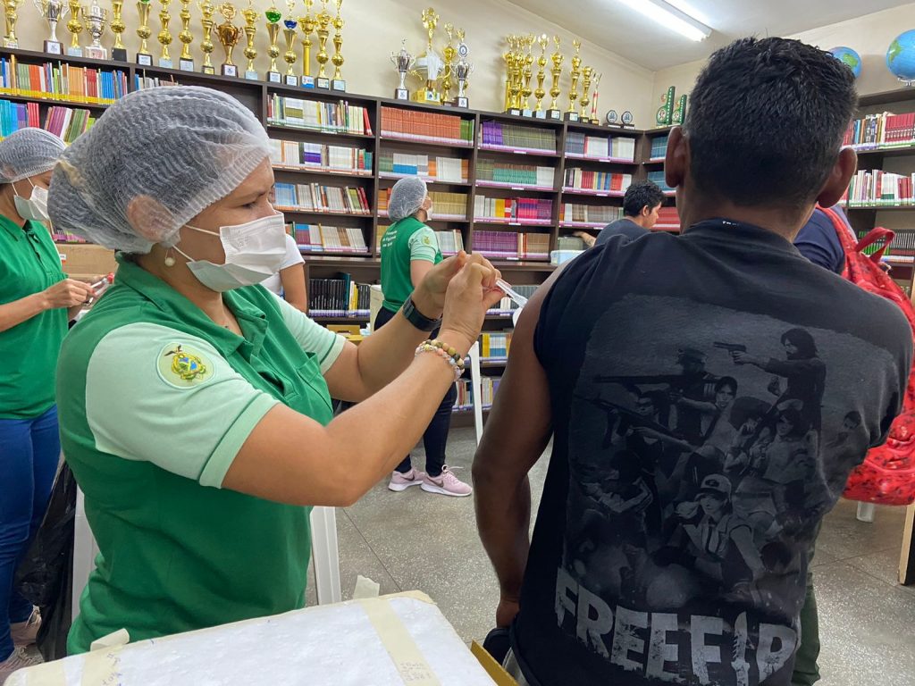 Saúde alerta para baixa cobertura e convoca população para Dia D da multivacinação no Amazonas