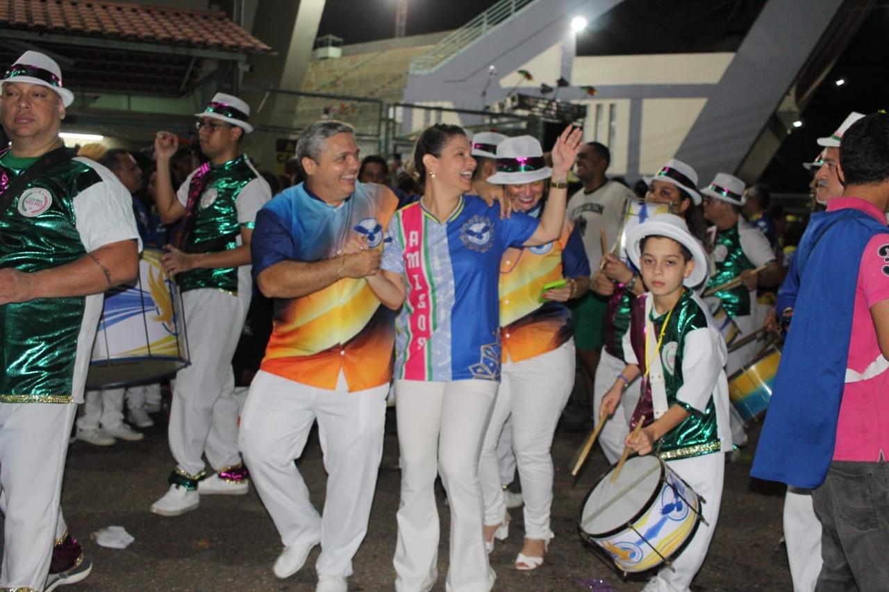 Bastidores do Carnaval de Manaus vira documentário: 'Samba, agoniza, mas não morre'