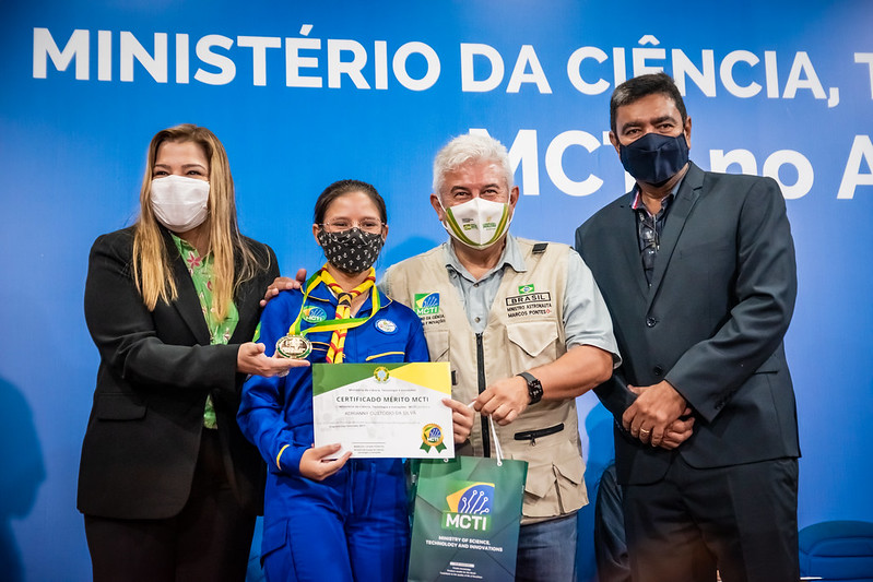 Olimpíada de Astronomia: Estudantes recebem medalhas do ministro Marcos Pontes em Manaus
