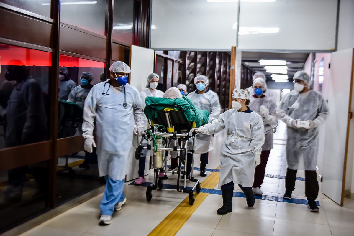 Estudo aponta anticorpos em pessoas com Covid-19 grave há mais de um ano