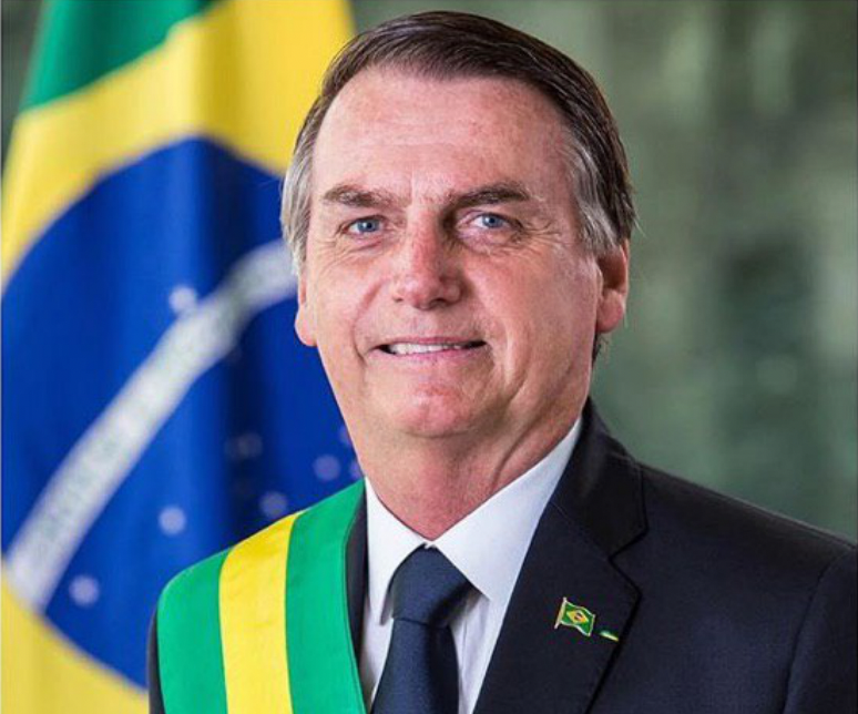 Bolsonaro afirma que "a Amazônia não pode pegar fogo pois é úmida" 