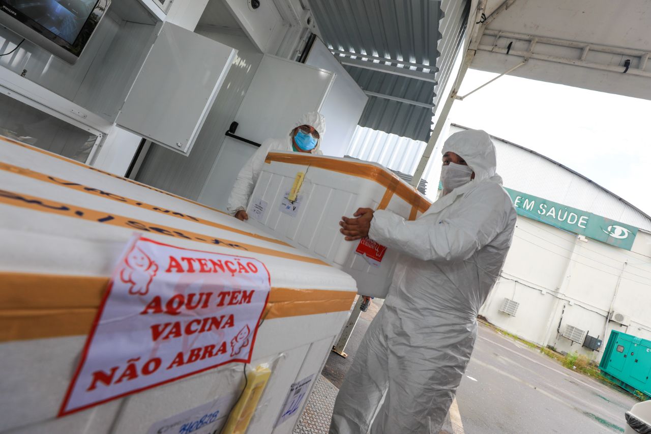 Mais de meio milhão de doses de vacinas já foram distribuídas no Amazonas