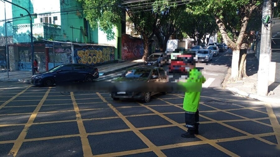 Apagão em semáforos complica trânsito em avenidas de Manaus