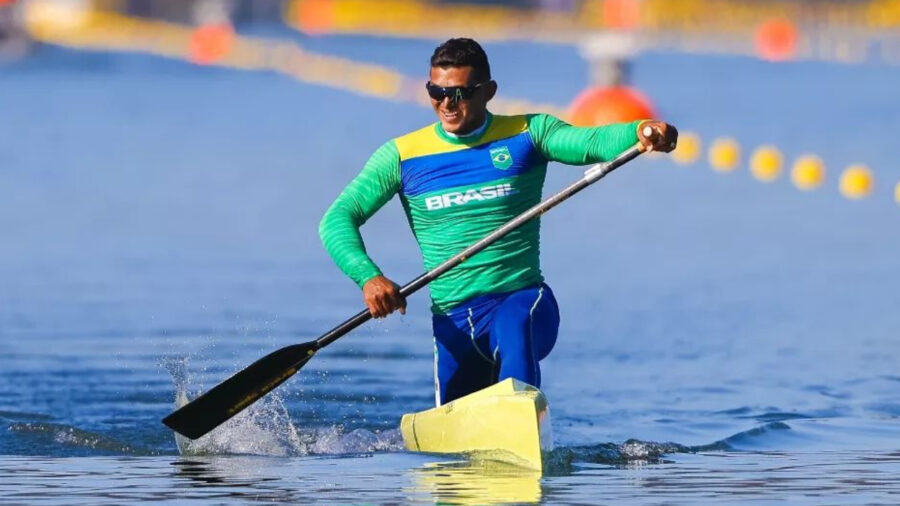 Isaquias Queiroz vence prova em 2º lugar e vai direto para as semifinais em Paris