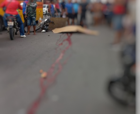 Entregador de gás morre em acidente com caminhão em Manaus 