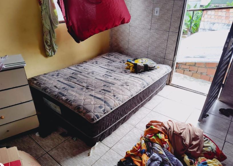 Homem é resgatado de cativeiro após ser sequestrado e torturado por mulher em Manaus