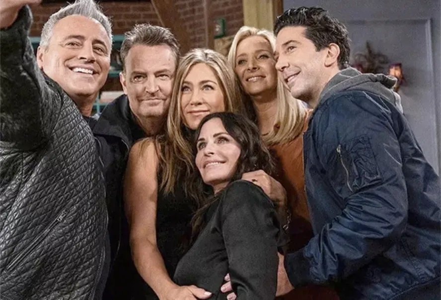 Elenco de Friends quebra o silêncio sobre morte de Matthew Perry: ‘devastados'
