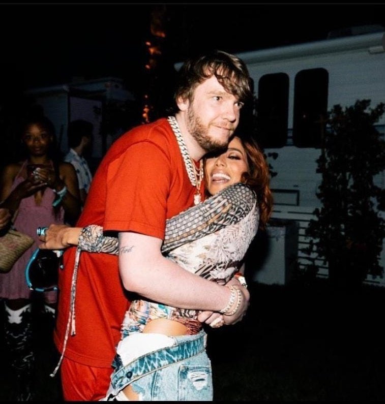 Em vídeo, Anitta assume romance com Murda Beatz no Dia dos Namorados