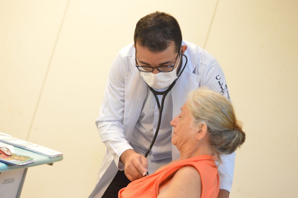 Amazonas registra redução nos óbitos e casos de vírus respiratórios, diz FVS