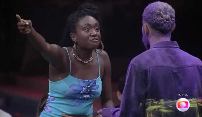 Emparedada por Fred, Sarah discute com brother em Jogo da Discórdia; vídeo