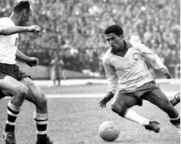 Árbitro brasileiro se vingou de soviéticos em jogo do único gol olímpico em Copas