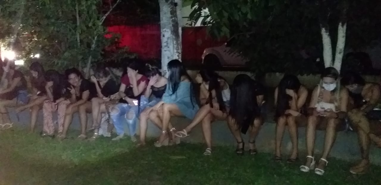 Jovens ignoram pandemia e são presos em festa clandestina em Manaus