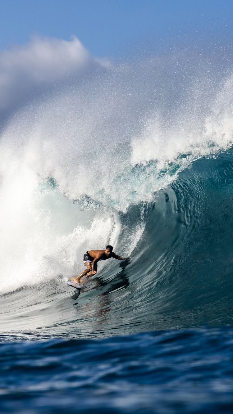 Italo é campeão em Teahupoo três semanas após ajudar em resgates no RS