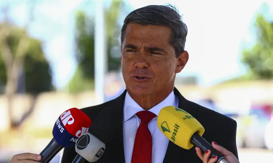 Moraes autoriza general preso por trama golpista a fazer o Enem para tentar reduzir pena