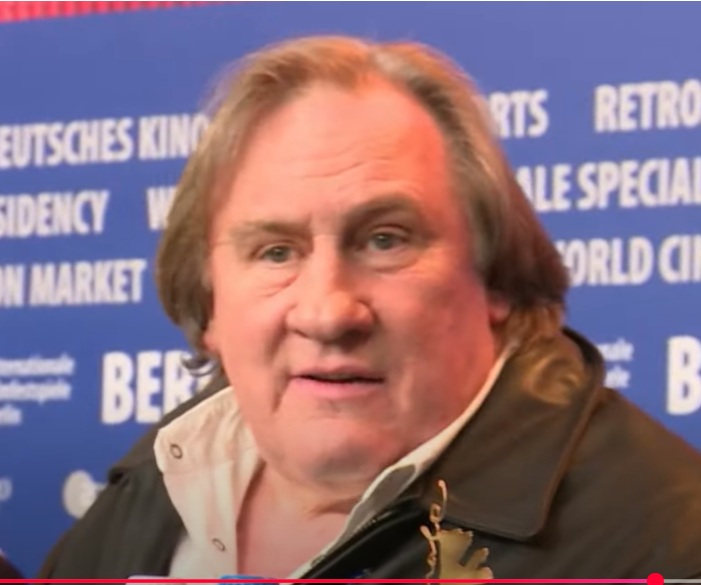 Gerard Depardieu nega acusações de estupro durante julgamento: "não sou pervertido"