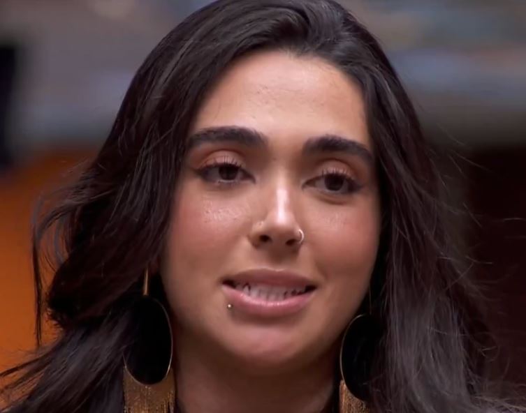 Líder Giovanna crava quem vai mandar para o paredão: 'Olha com cara ruim pra mim'