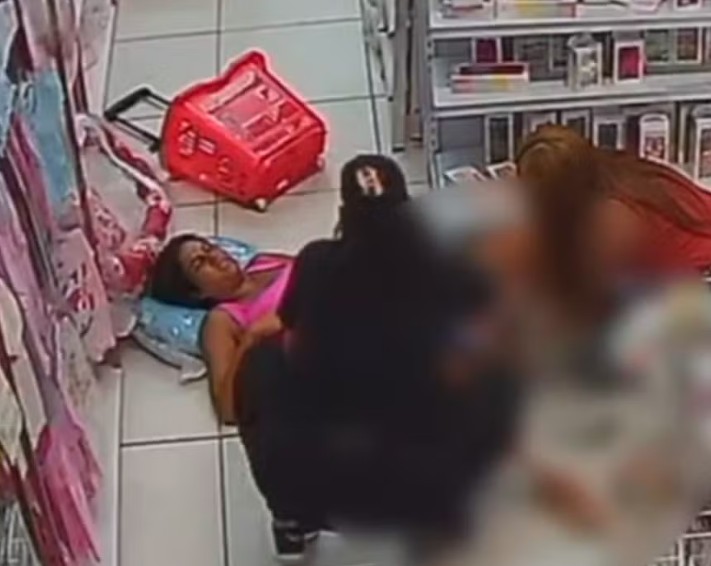 Mulher dá à luz dentro de loja enquanto comprava enxoval em Recife 