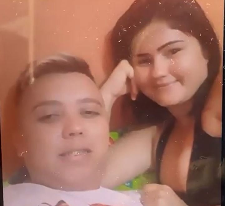 Casal morre ao ser crivado de balas por pistoleiro na frente de bar no Amazonas 