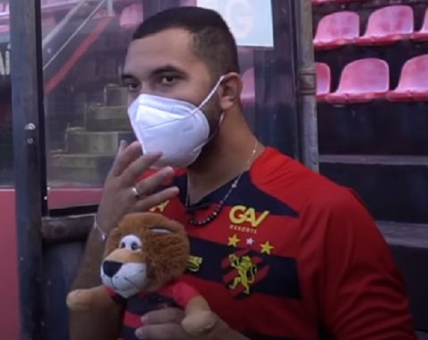 Ex-BBB Gil se pronuncia sobre áudio homofóbico de conselheiro do Sport