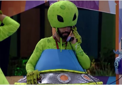 Gil atende big fone e indica Sarah para iniciar votação no paredão do BBB21