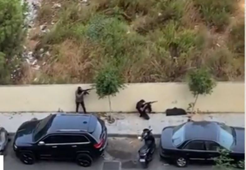 Tiroteio em Beirute deixa mortos e feridos e espalha terror pelas ruas