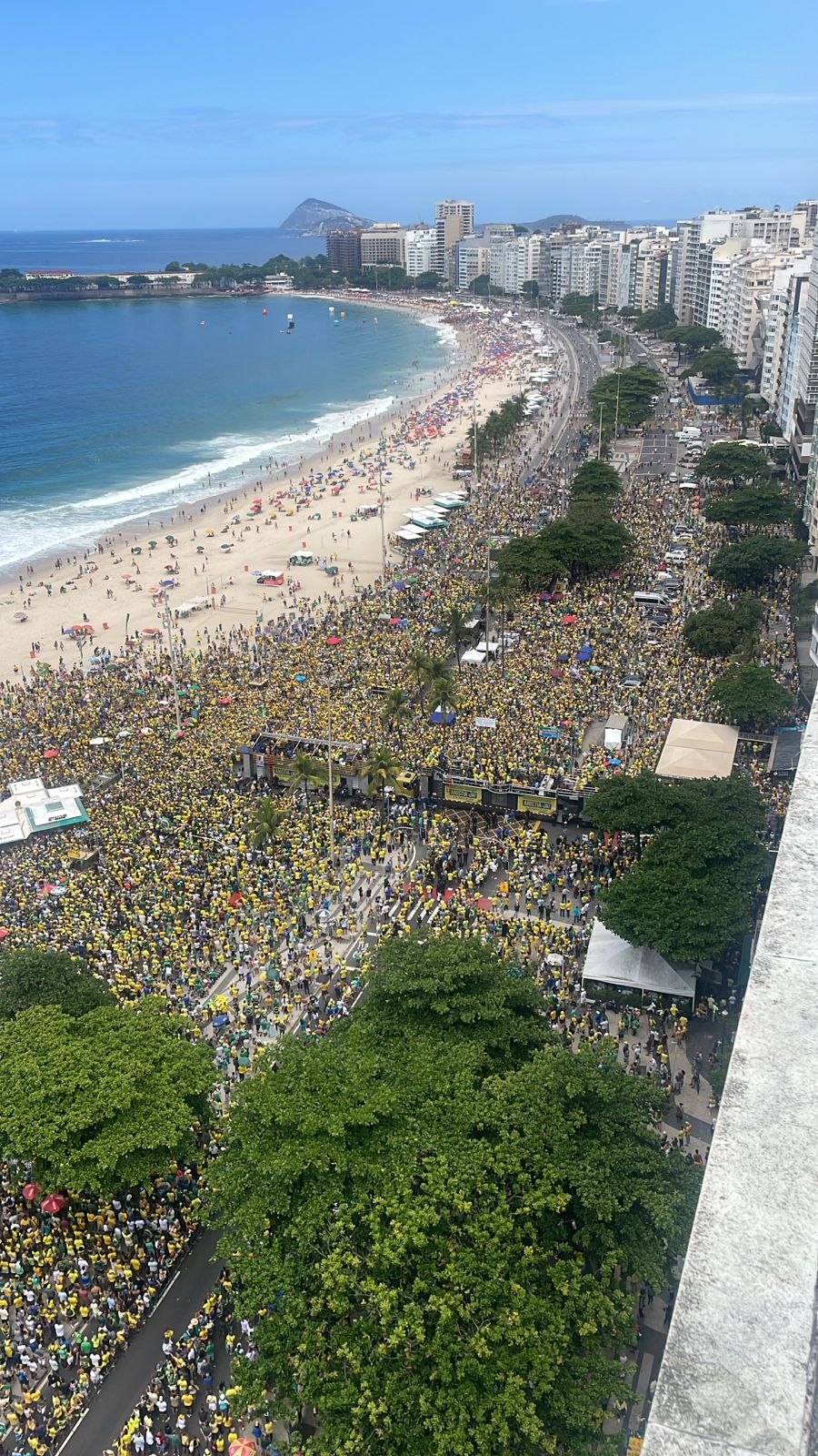 Ato de Bolsonaro no Rio reuniu 18,3 mil, aponta levantamento; PMRJ fala em 400 mil
