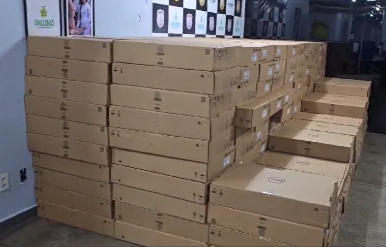 Trio é preso com carga de telas roubada avaliada em R$ 2 milhões em Manaus 