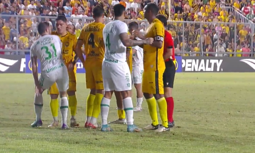 Em Manaus, Chapecoense quebra jejum de vitórias e faz 1 a 0 no Amazonas FC 