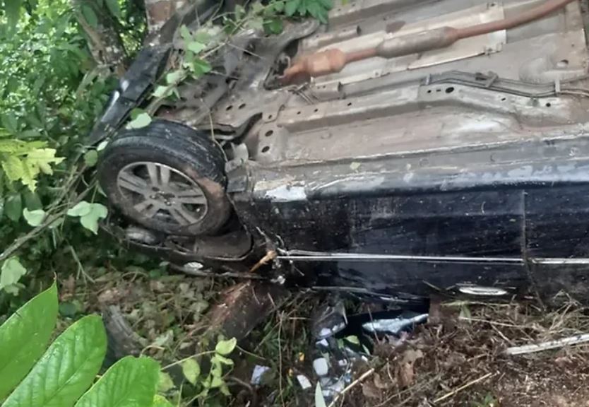 Acidente com 'lotação' deixa criança e outras 5 pessoas feridas na AM-070