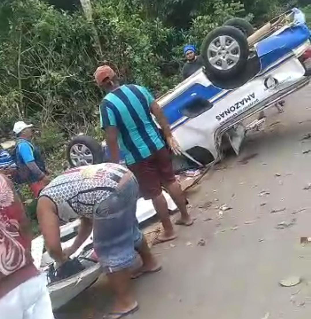 Grávida é induzida ao parto após ambulância capotar no Amazonas
