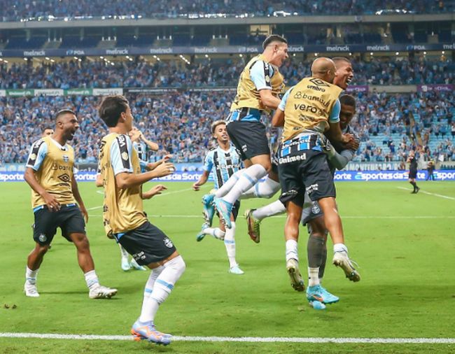 Grêmio bate Ypiranga nos pênaltis e vai à final do Gaúcho