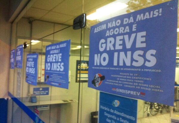 Servidores do INSS aderem greve e paralisam serviços em 5 unidades no Amazonas