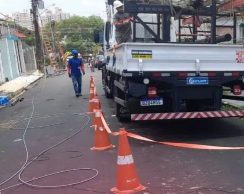 Manutenção deixa 5 bairros e 2 ramais sem energia em Manaus nesta quinta-feira