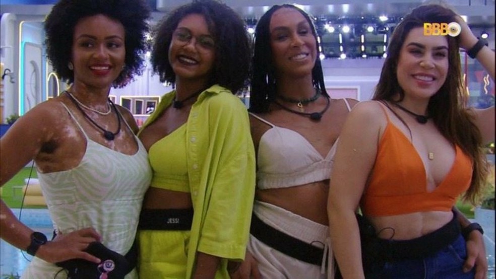 Naiara Azevedo revela grupo no whatsapp com as 'comadres' do BBB22