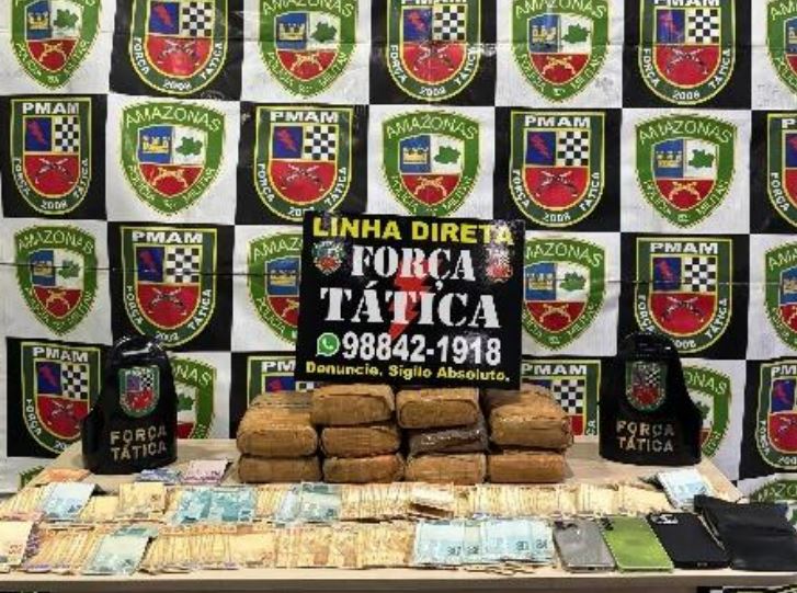 Trio é preso com 10 kg de drogas em carro e R$ 17,5 mil no Monte das Oliveiras