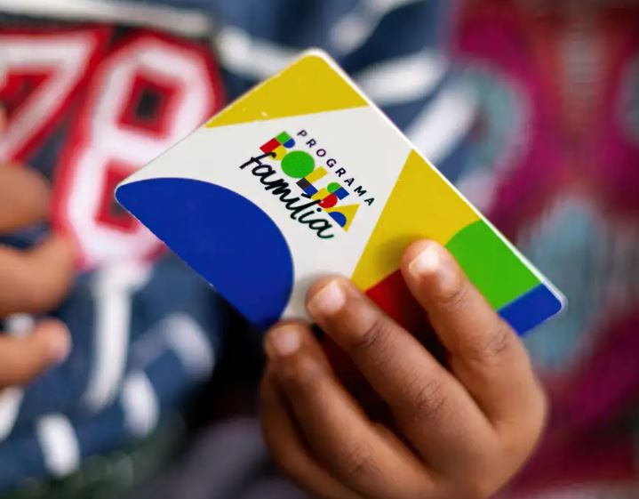 Beneficiários recebem pagamento do Bolsa Família nesta segunda-feira 