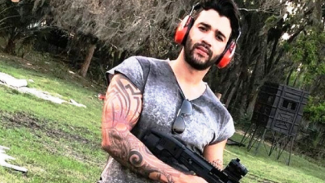 Além de prisão decretada, Gusttavo Lima tem passaporte e porte de arma suspensos