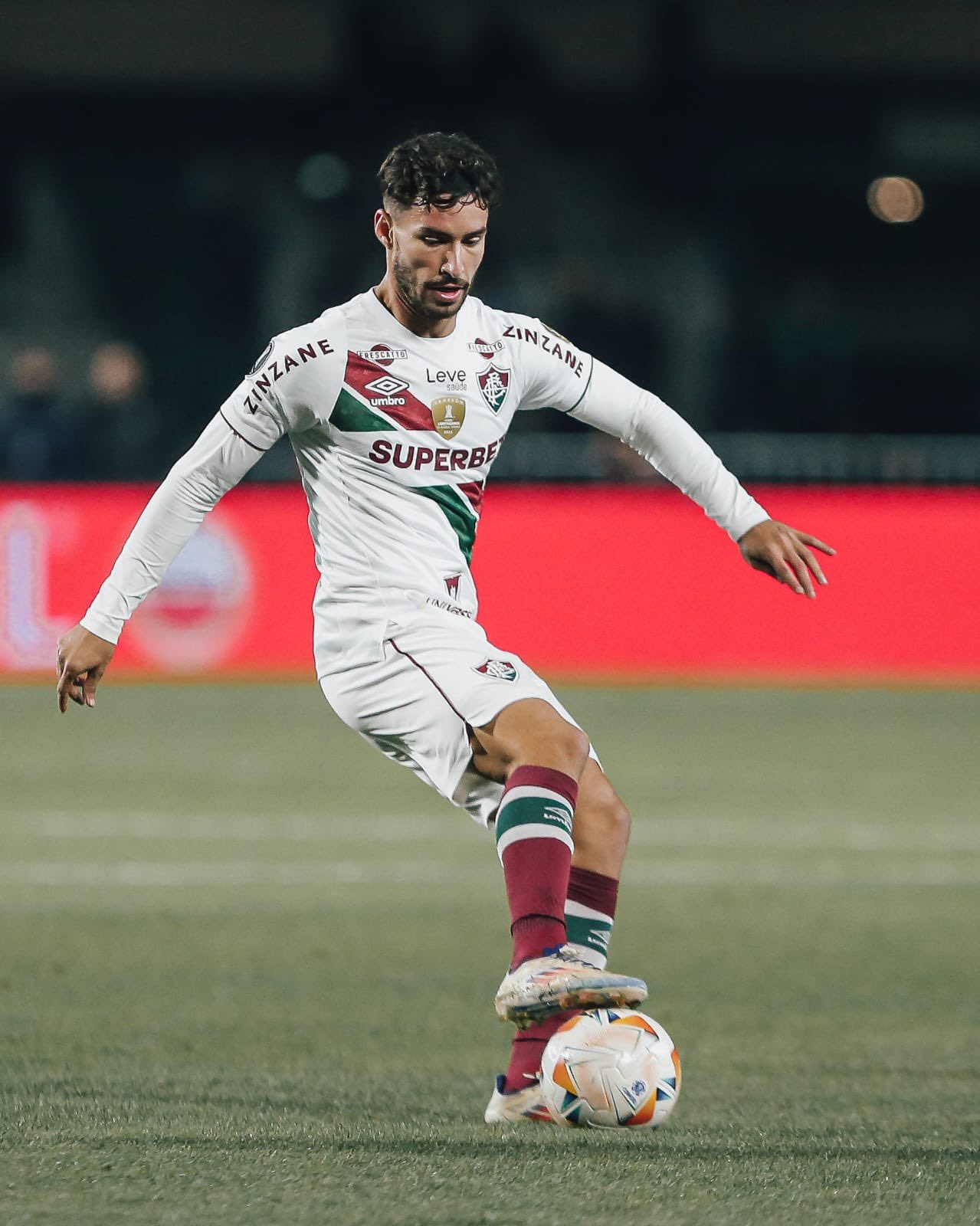 Martinelli desfalca o Fluminense contra o Corinthians após dores no tornozelo