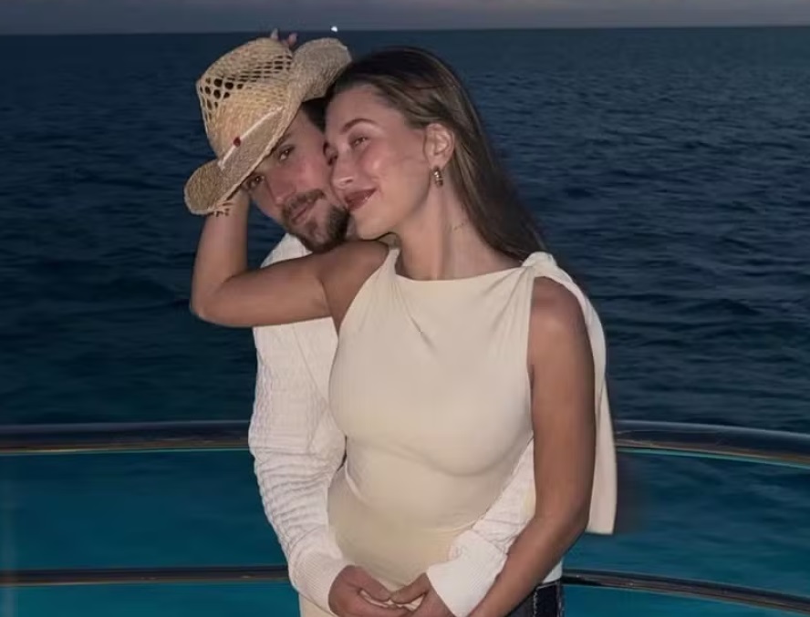 Hailey Bieber estaria brava com o pai após pedido de orações para ela e Justin