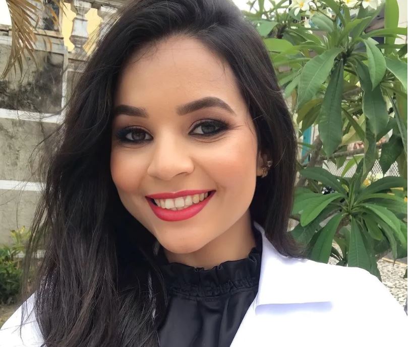 Estudante de enfermagem tem rosto cortado enquanto dormia durante viagem em ônibus