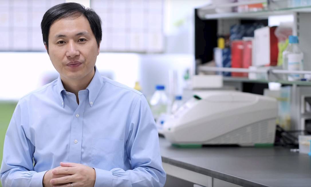 Cientista chinês preso por criar “bebês editados” volta a realizar pesquisas