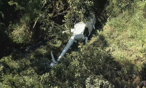 Helicóptero com quatro pessoas cai em Belo Horizonte