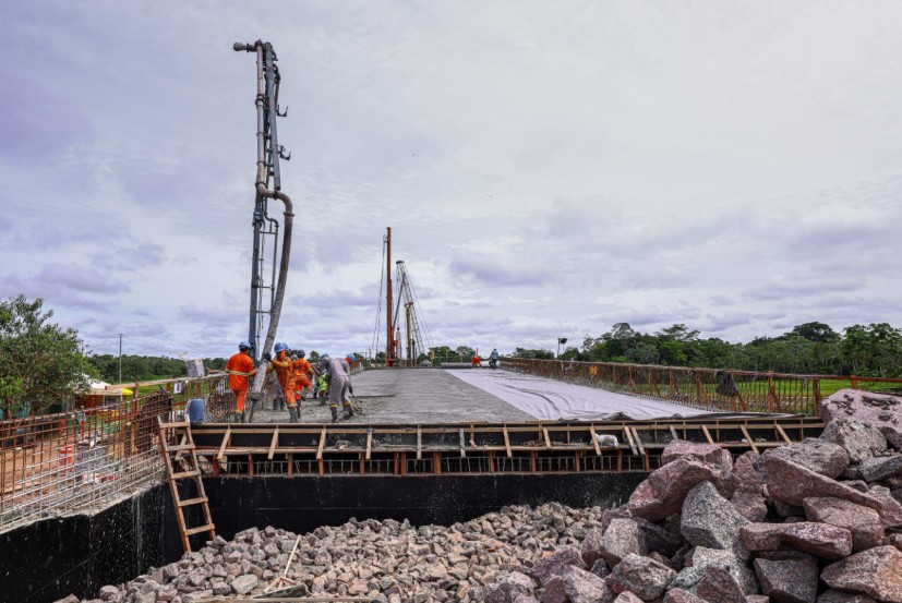 Nova ponte da BR-319 deve ser liberada para tráfego em março