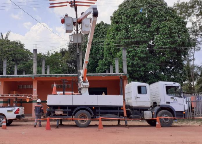 Manutenção programada deixa 6 bairros e 4 ramais sem energia em Manaus